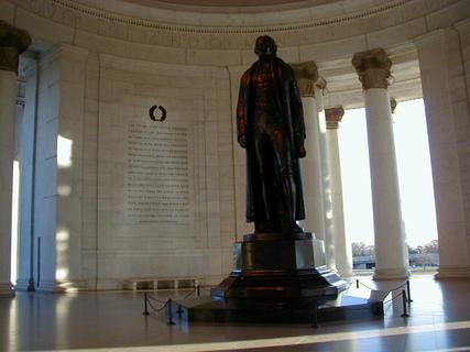 Inside Jefferson Memorial<br>Location: <a href="https://www.google.com/maps/search/?api=1&query=38.88141,-77.03649" target="_new">Thomas Jefferson Memorial</a>